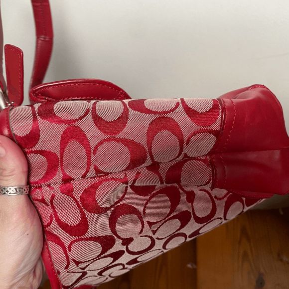 COACH Signature Gallery Orange Canvas Pleated Large Tote, EUC, MSRP $358. - Picture 9 of 12